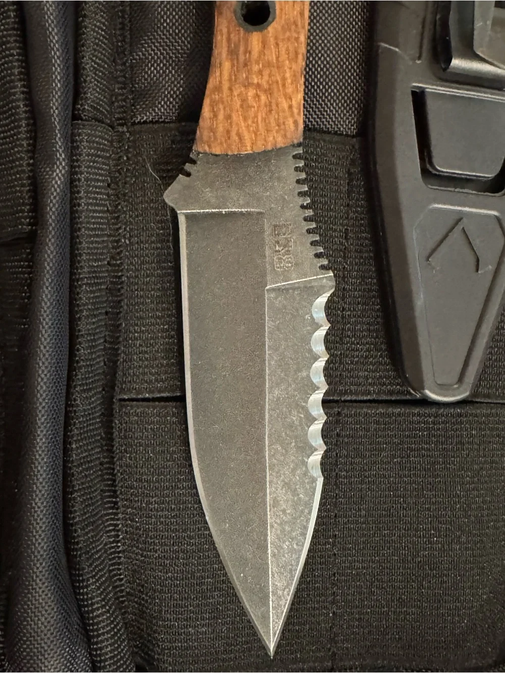 Winkler Knives x Dynamis Alliance Razorback in white oak.